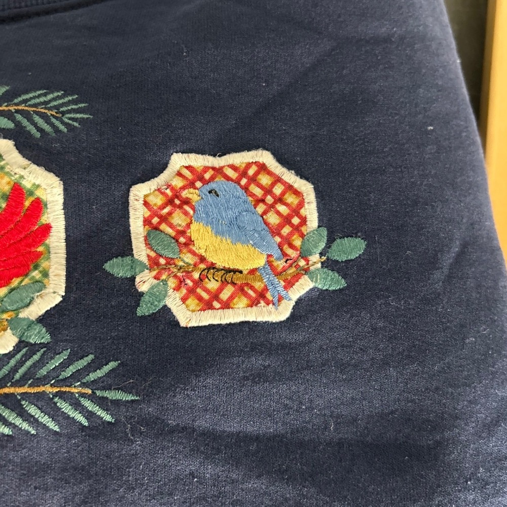 VINTAGE Top Stitch Sweatshirt Womens Blue Embroidered Bird Cardinal Cottagecore - Picture 6 of 7